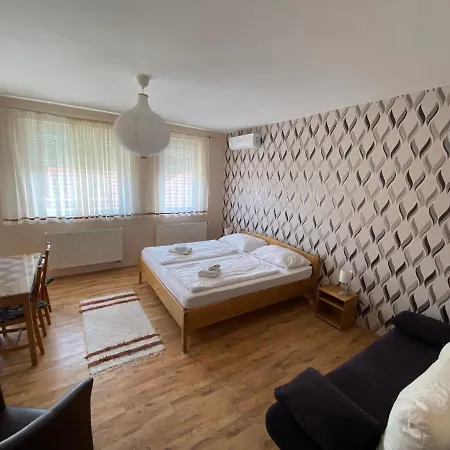 Barki Apartman * Buk