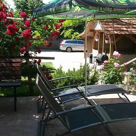 Barki Apartman * Buk